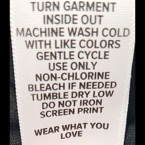 TORRIDβROCKIN AROUND DANCING SANTA SKULLS PJ SETS 3X-4X - Picture 14 of 15